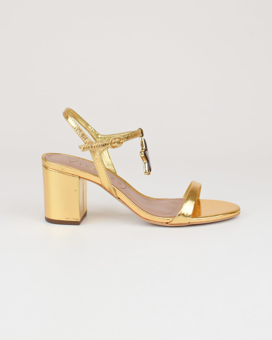 Sandalo in pelle con stella
