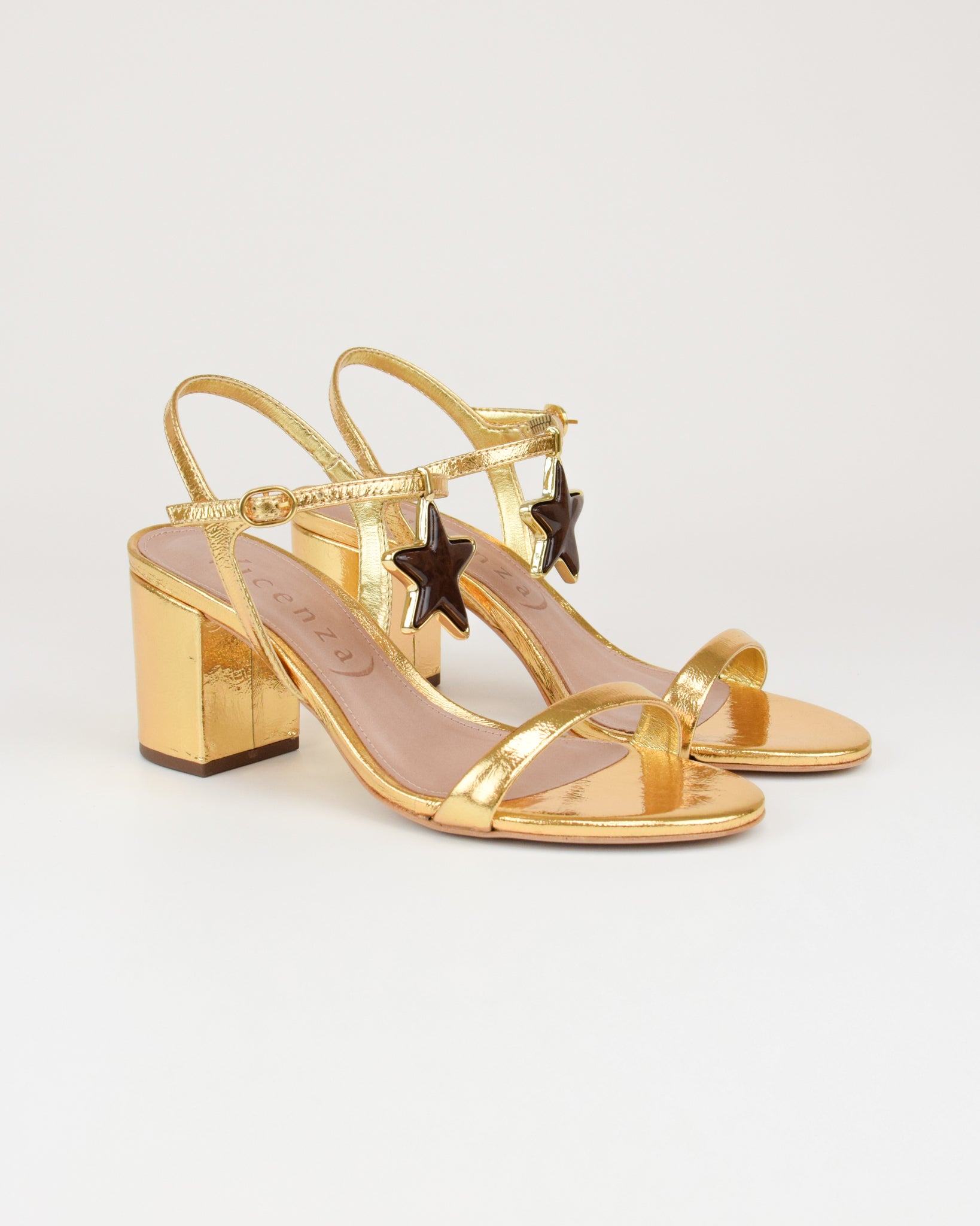 Sandalo in pelle con stella