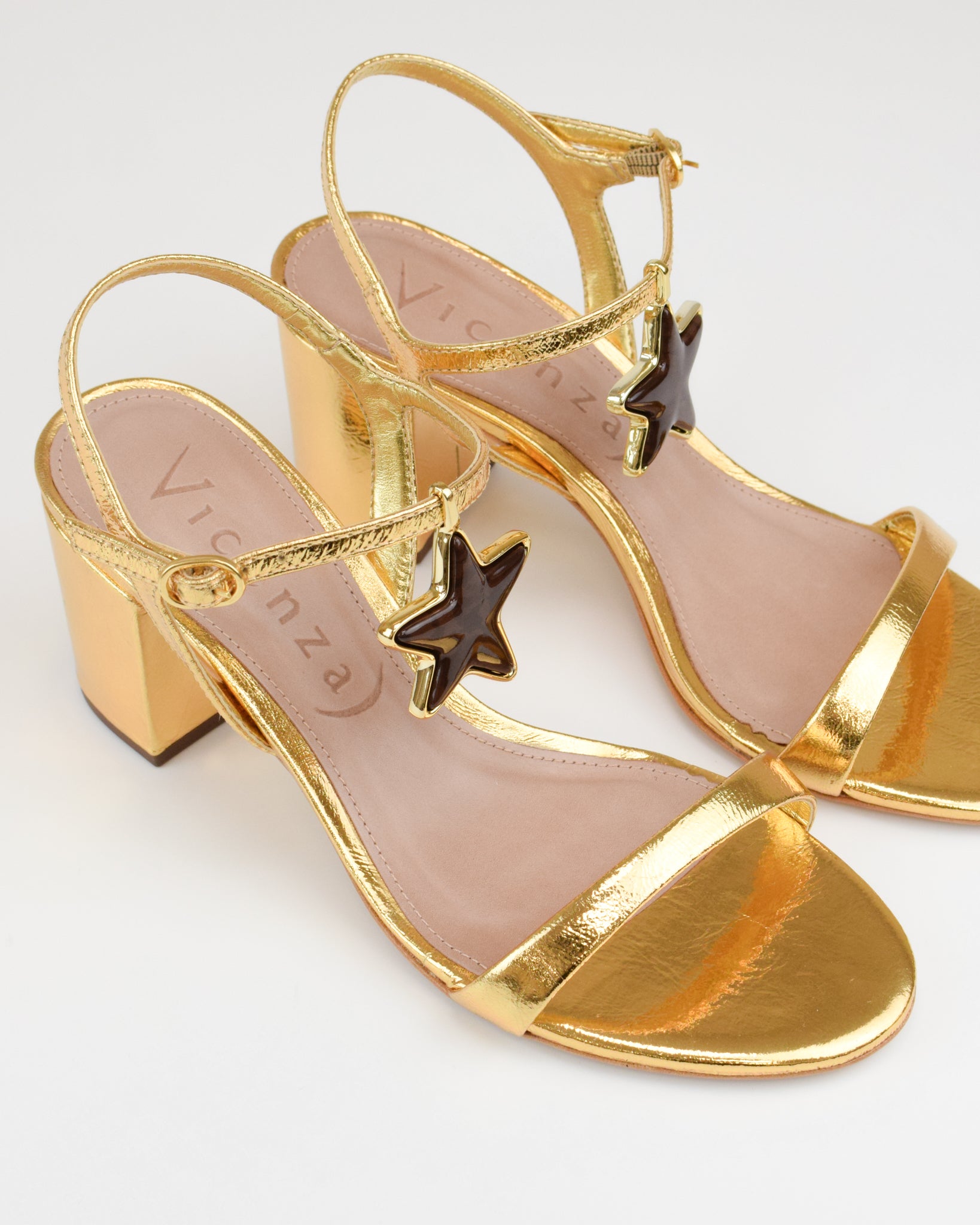 Sandalo in pelle con stella