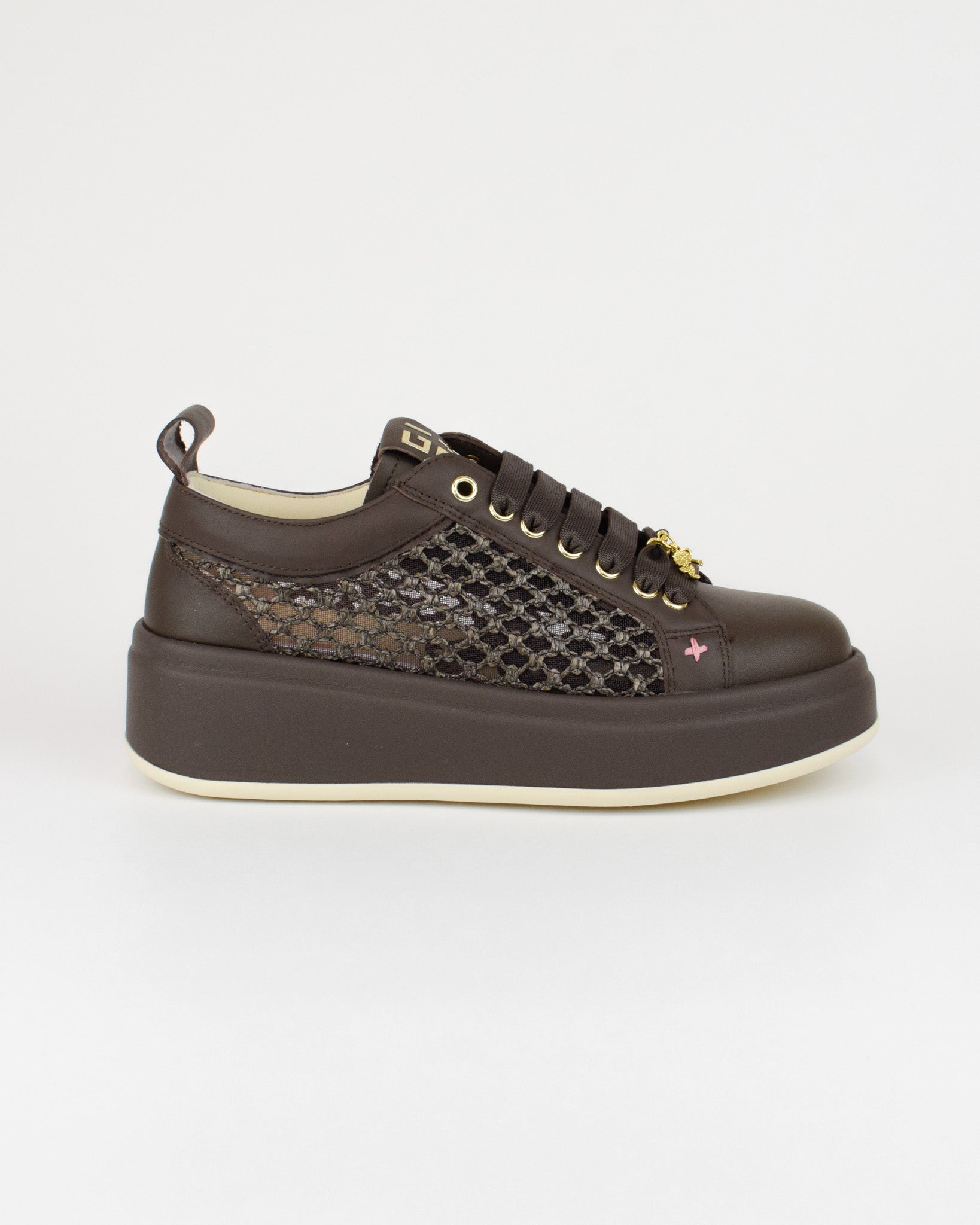 Sneaker in pelle e rafia