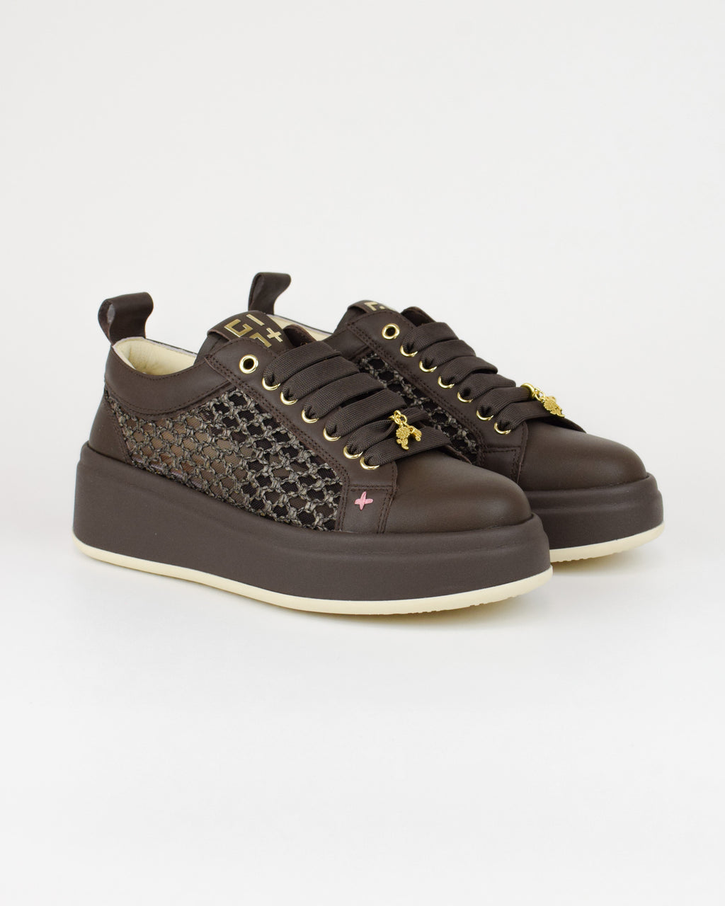 Sneaker in pelle e rafia