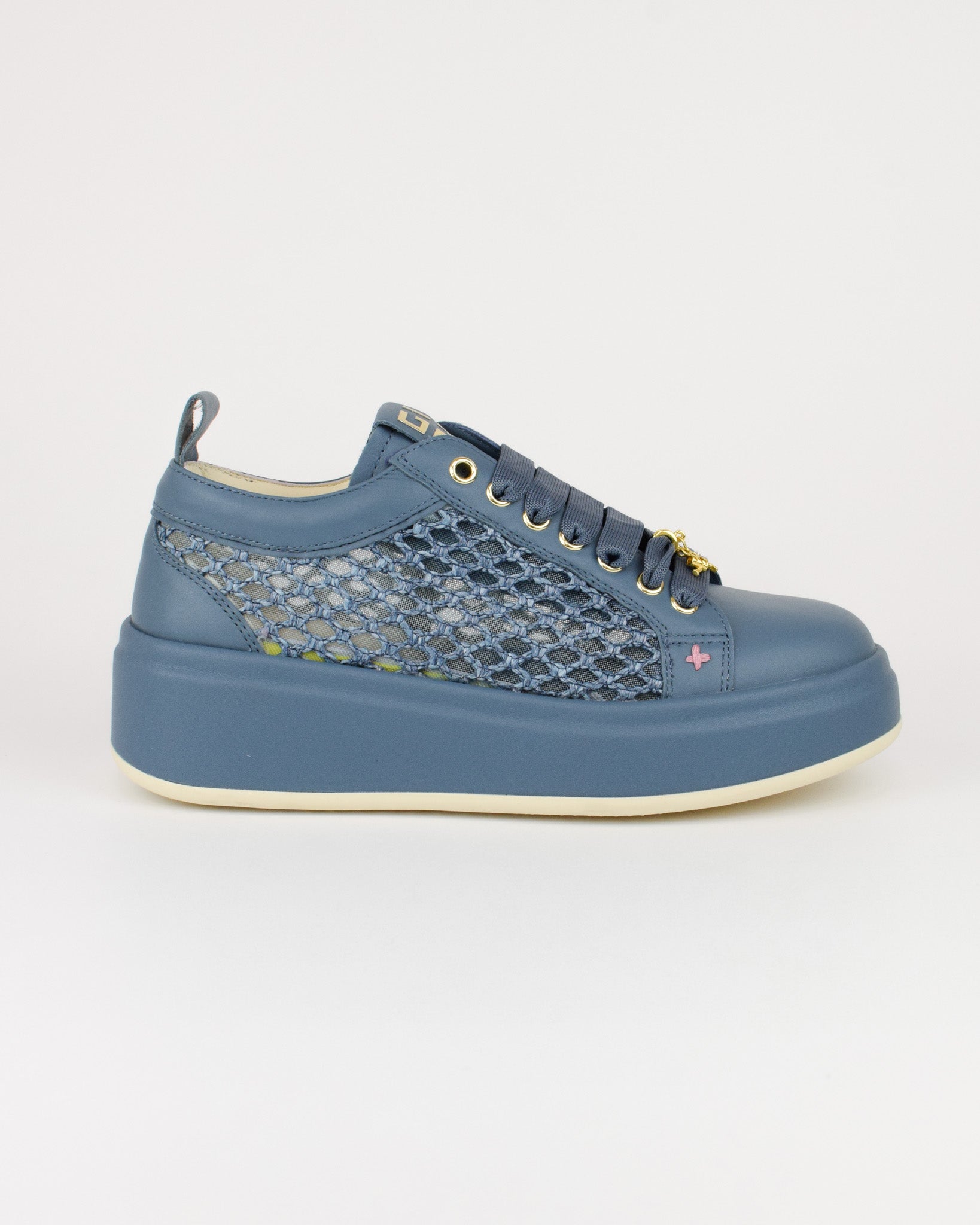 Sneaker in pelle e rafia
