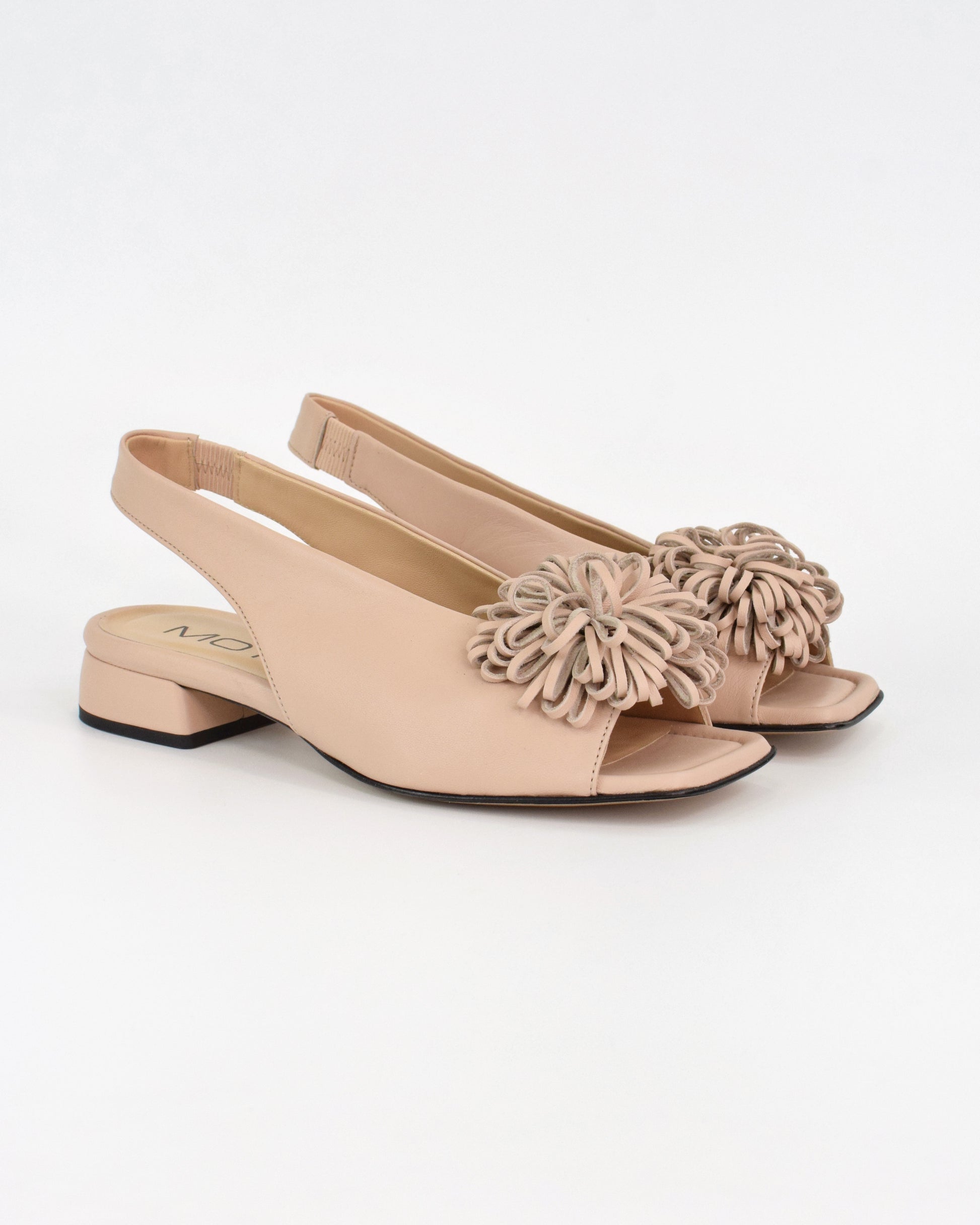 Sandalo basso con fiore decorativo