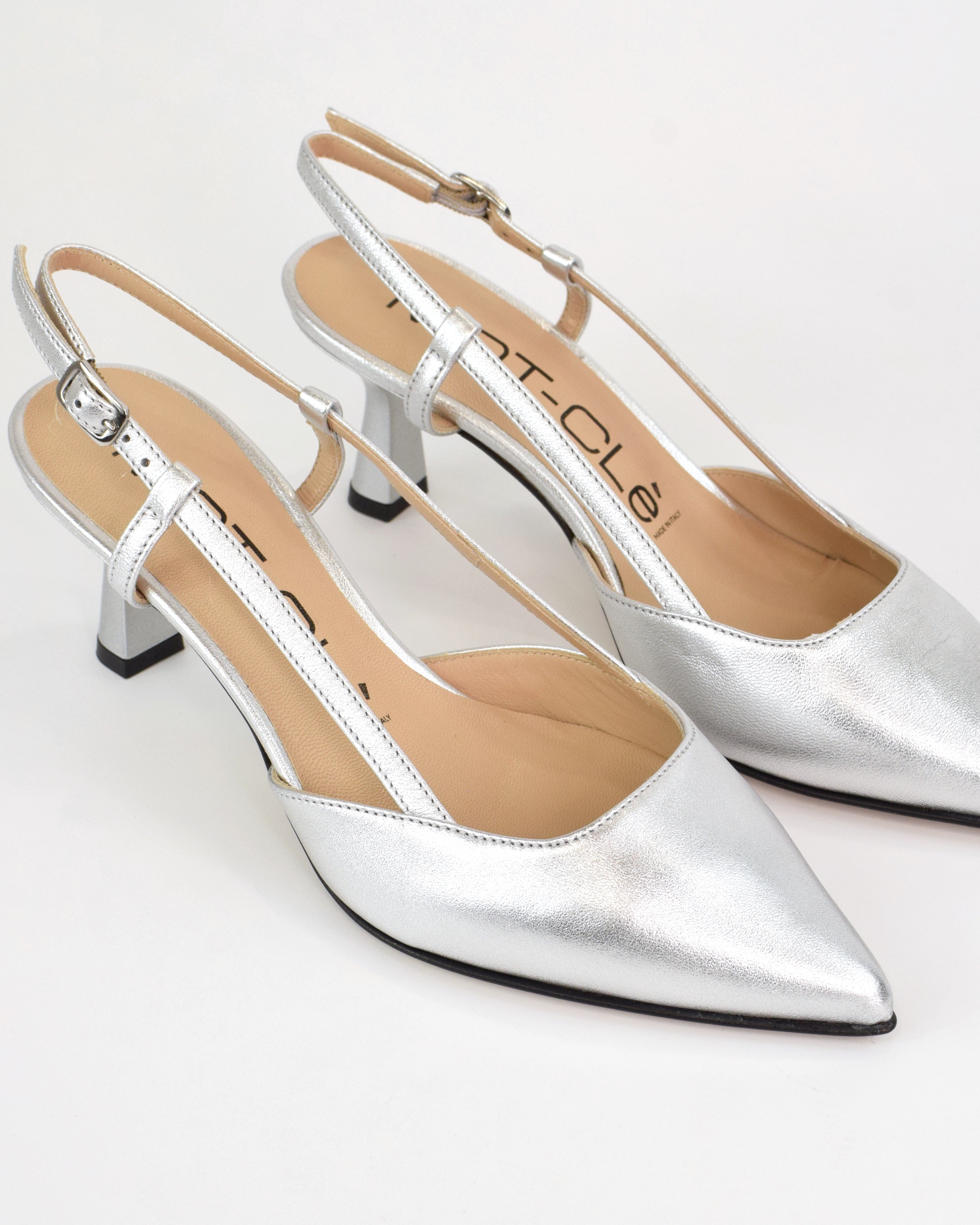 Slingback in pelle laminata