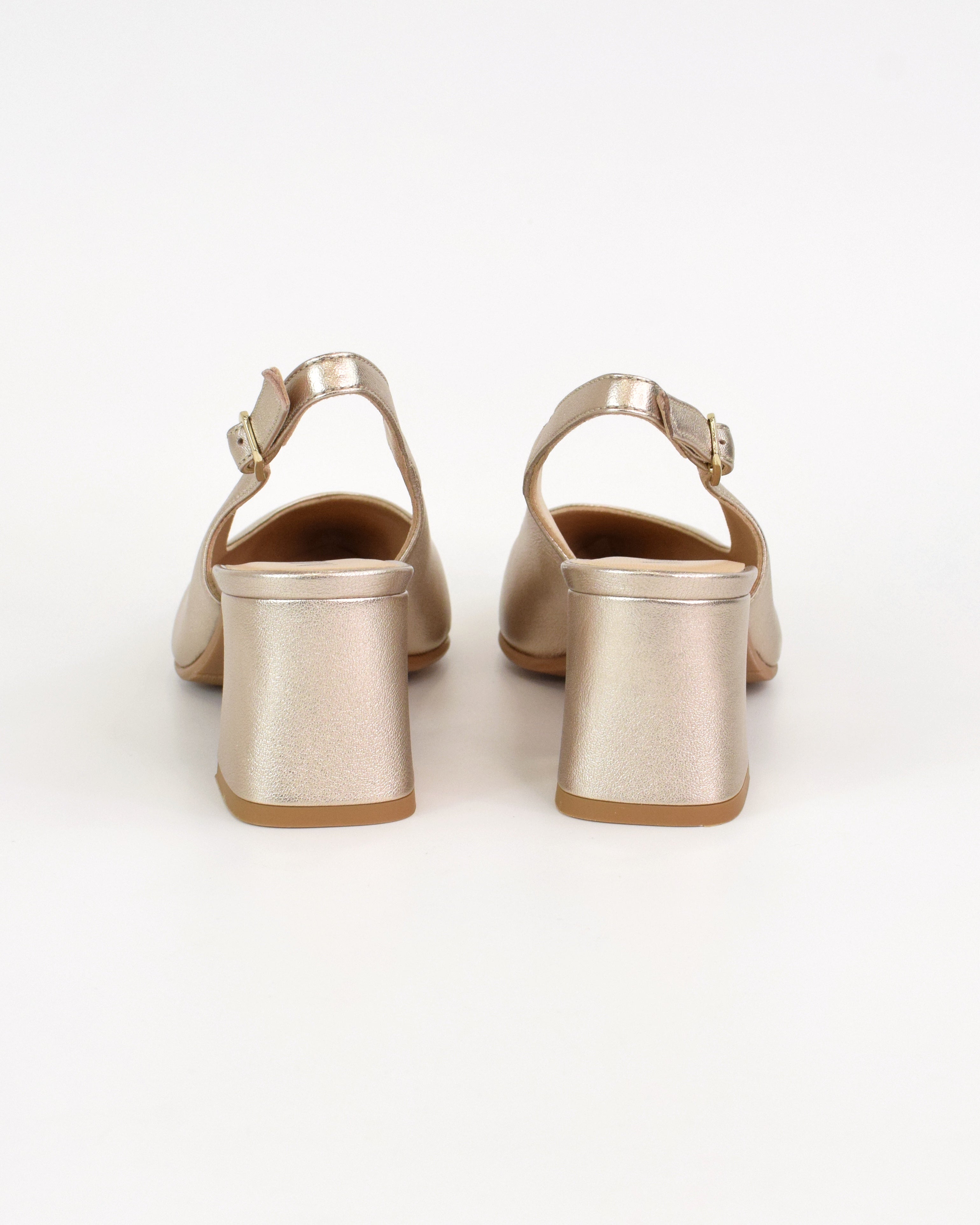 Slingback in pelle laminata