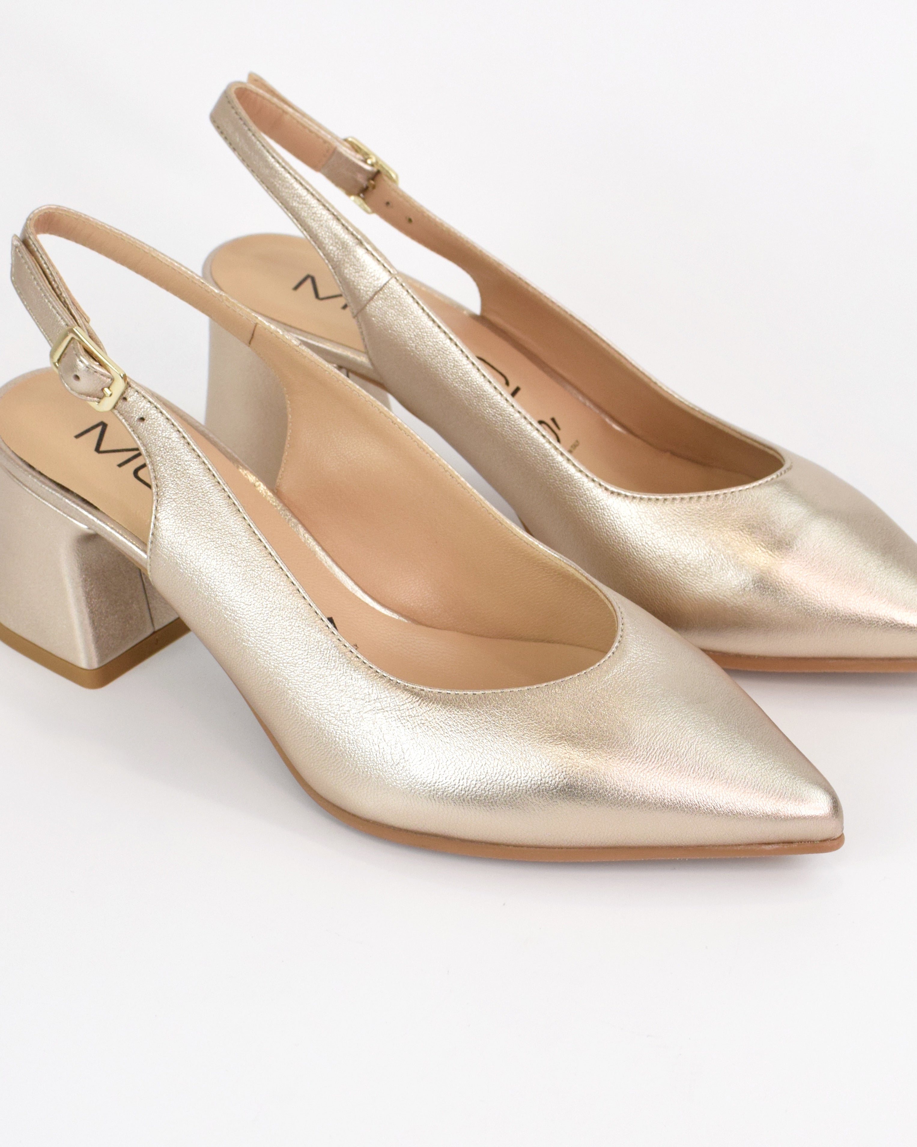 Slingback in pelle laminata