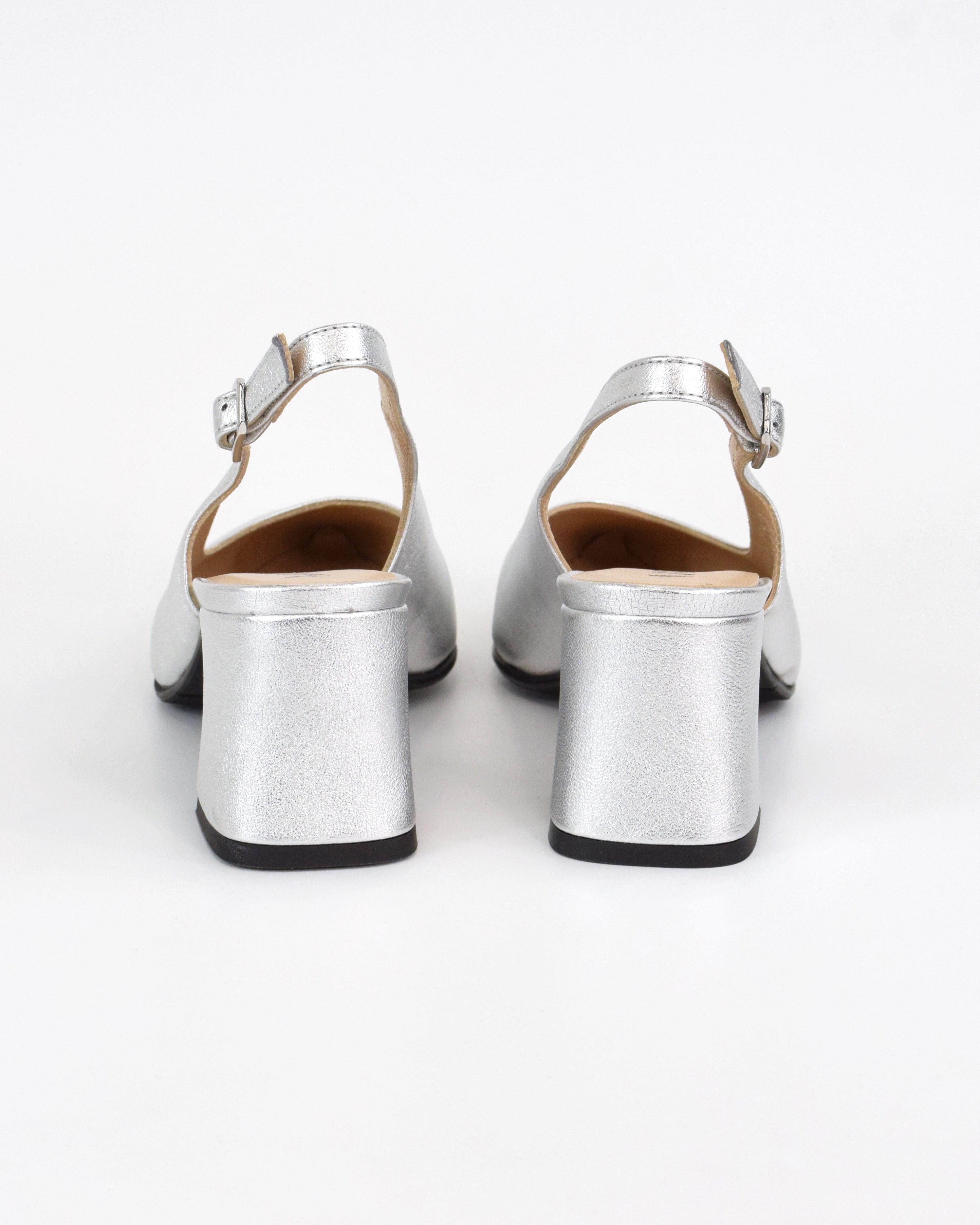 Slingback in pelle laminata