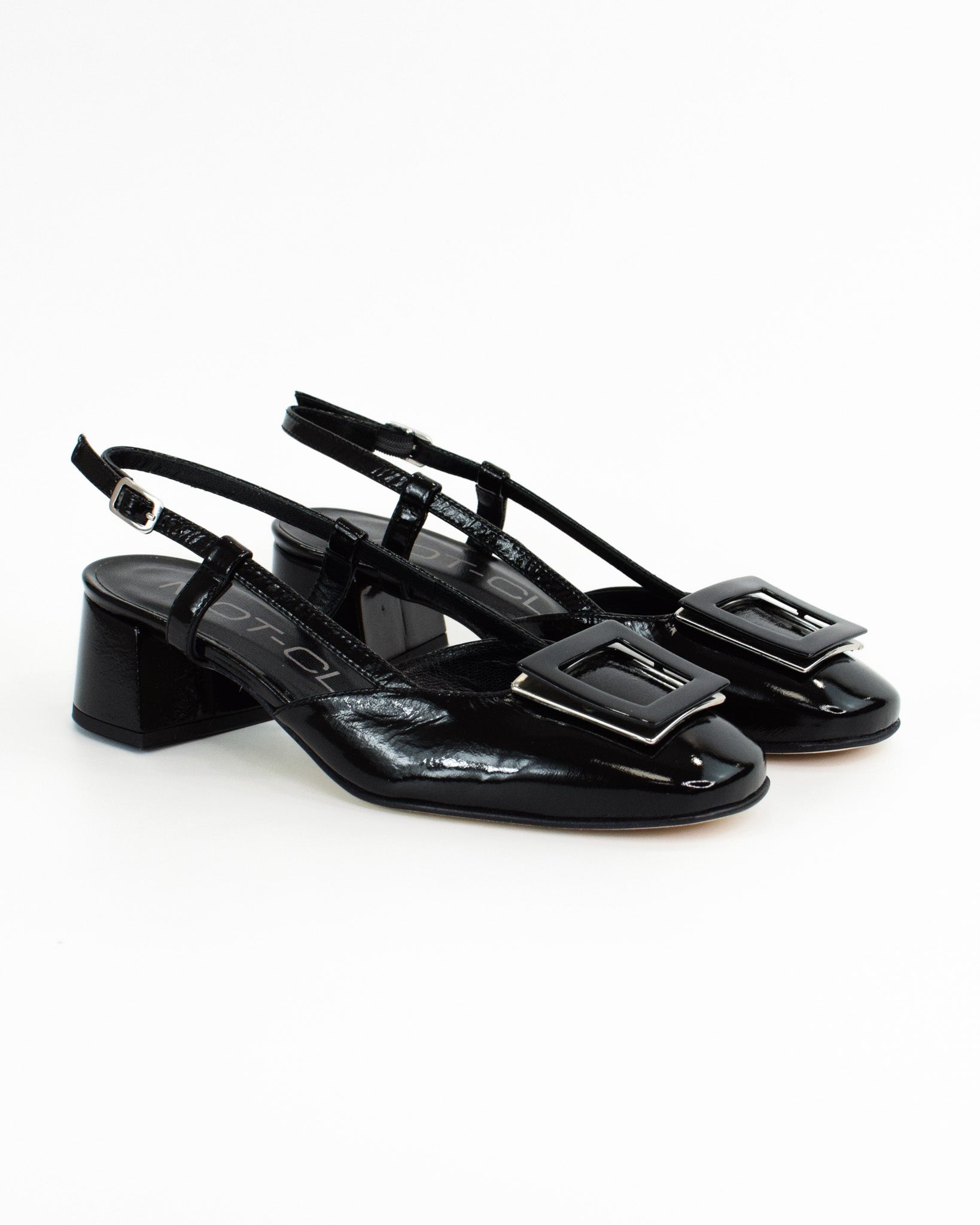 Slingback in vernice punta tonda