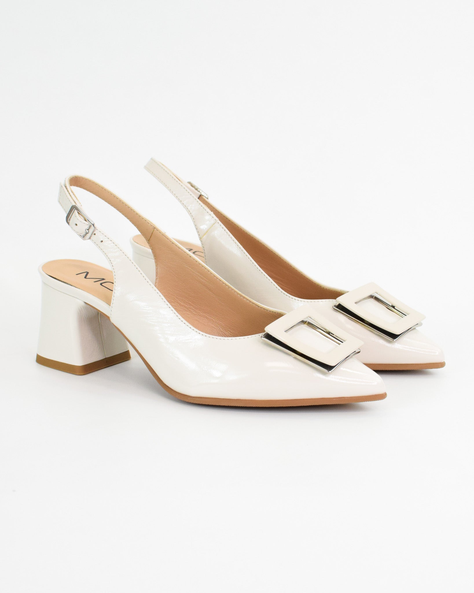 Slingback in vernice con applicazione