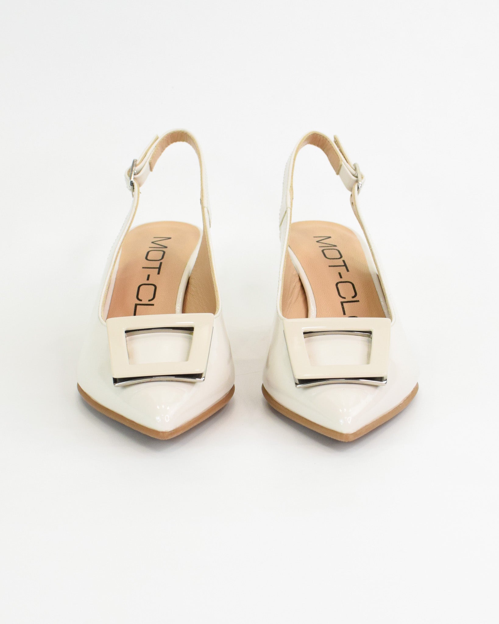 Slingback in vernice con applicazione