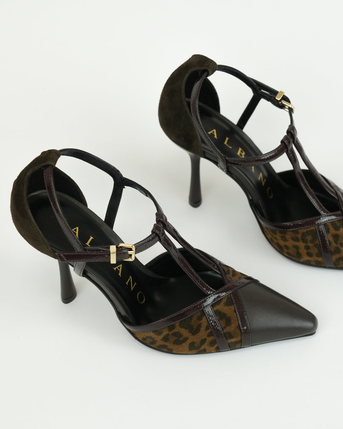 Décolleté in pelle e camoscio leopardato con cinturino a "t"