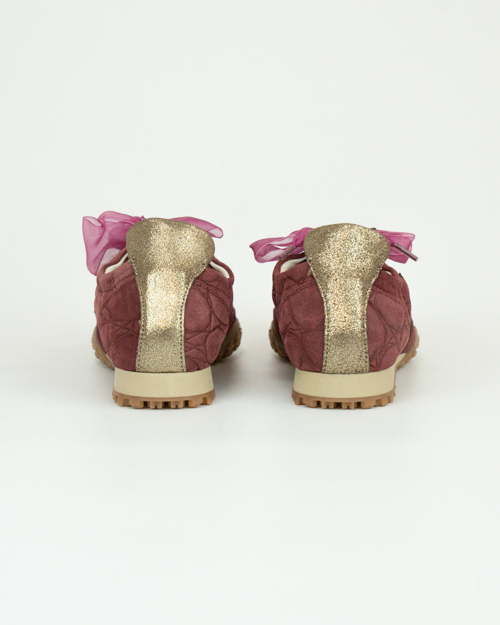 Sneaker in camoscio con dettagli gioiello