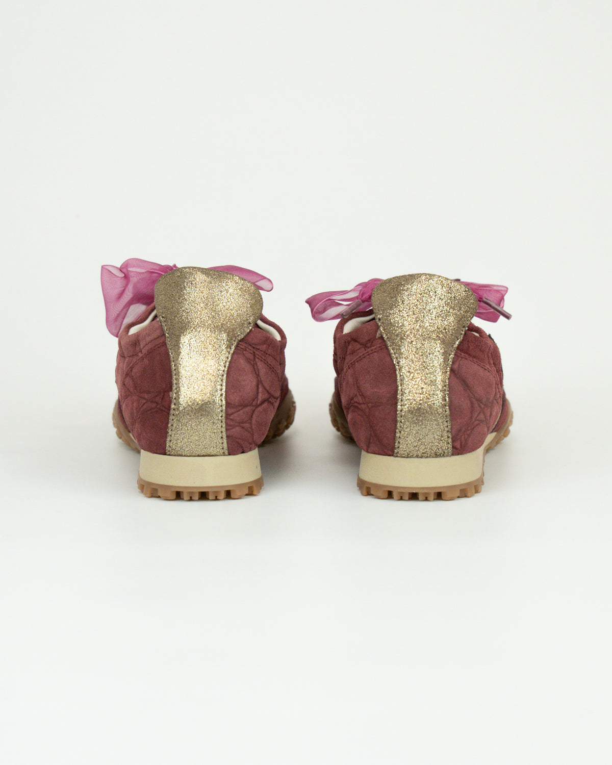 Sneaker in camoscio con dettagli gioiello