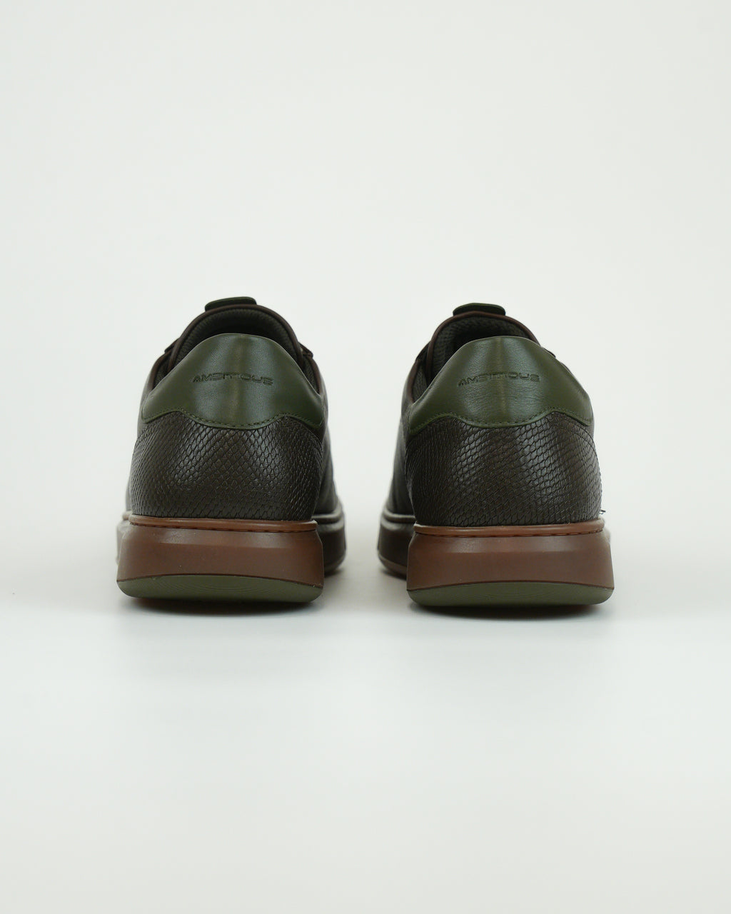 Sneaker Aktif