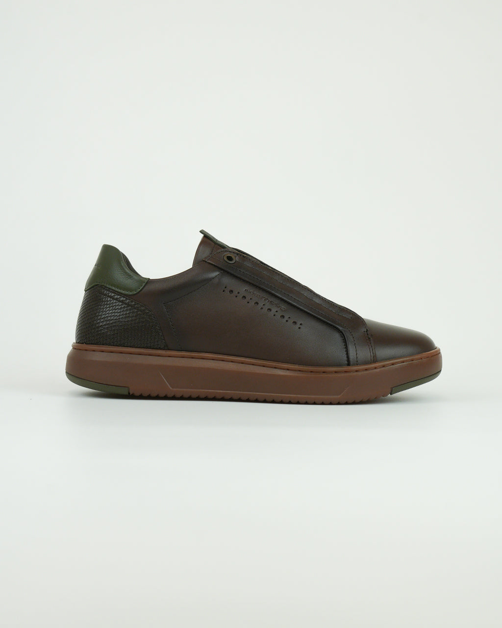 Sneaker Aktif