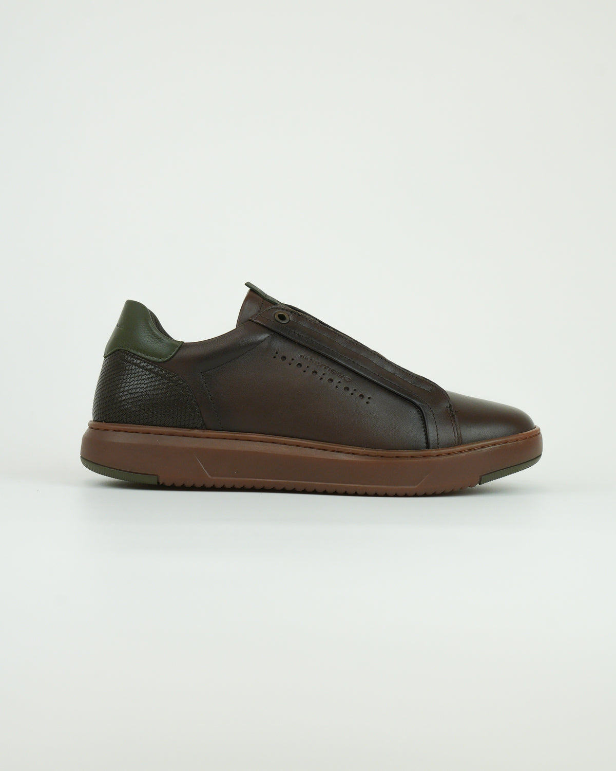 Sneaker Aktif