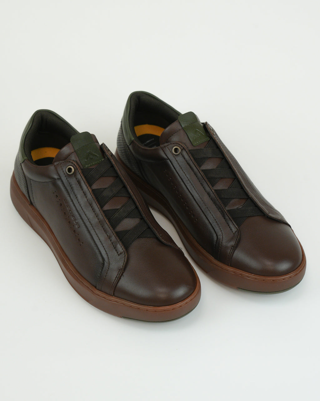 Sneaker Aktif