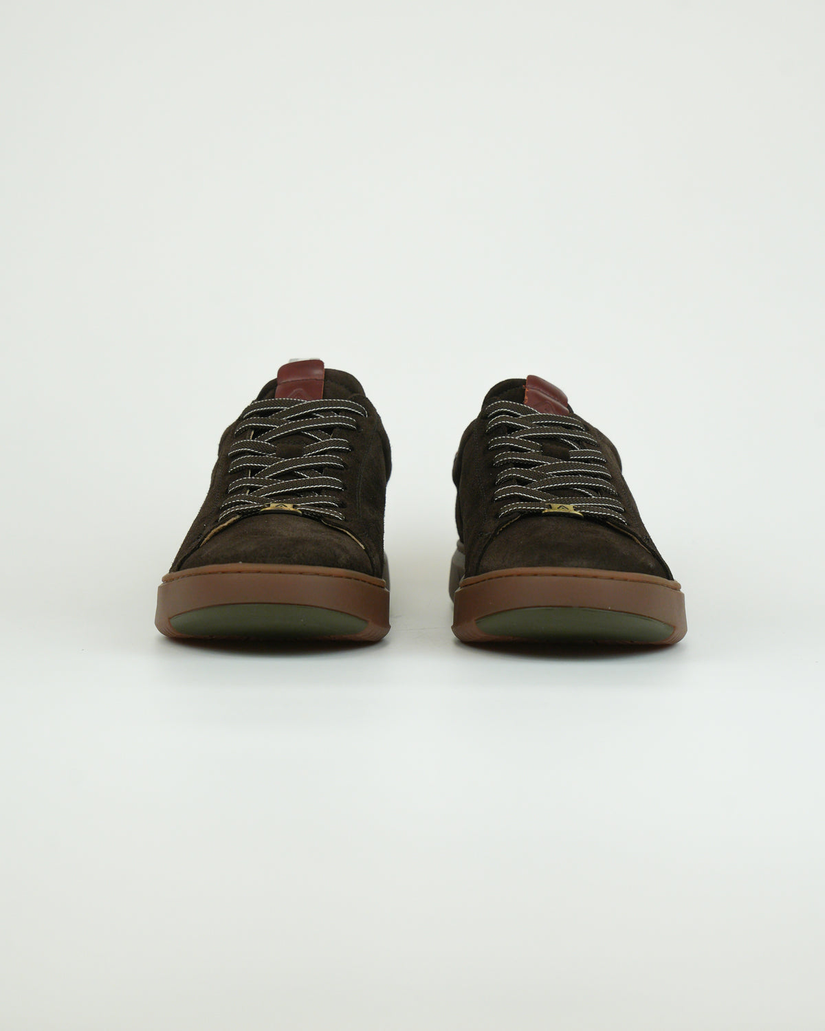 Sneaker Aktif