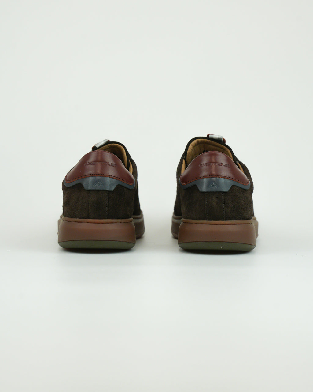 Sneaker Aktif