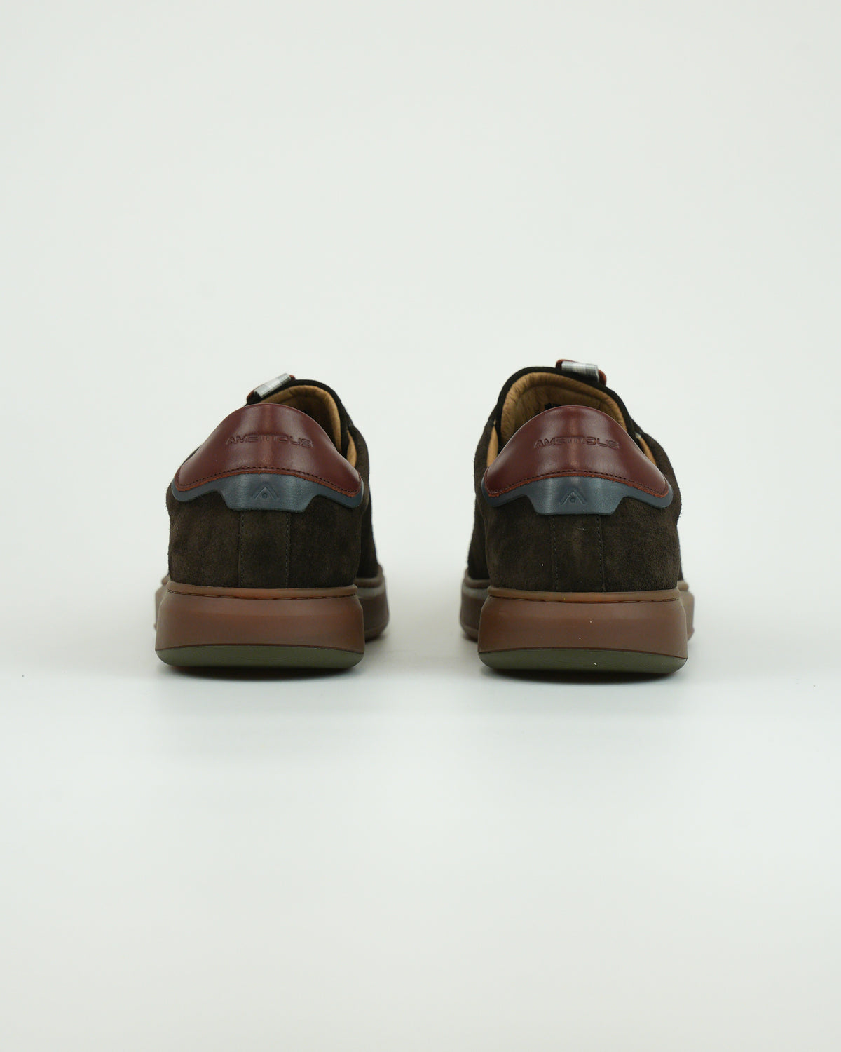 Sneaker Aktif