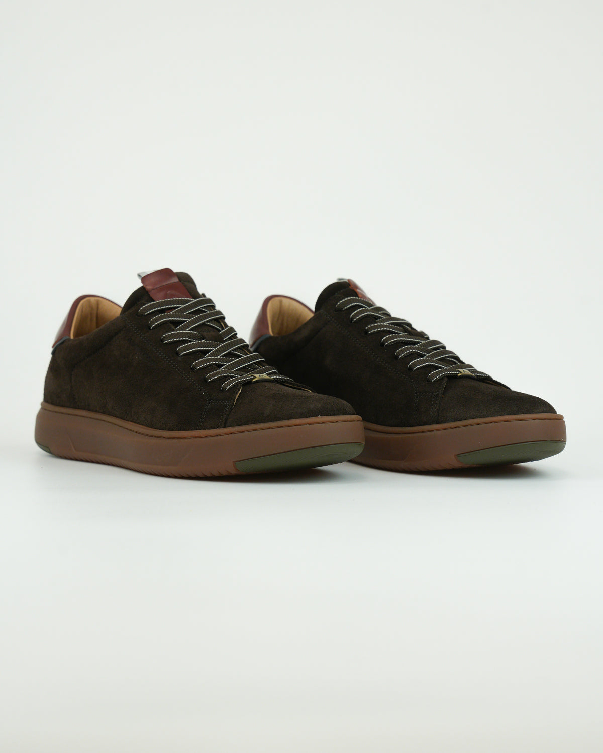 Sneaker Aktif