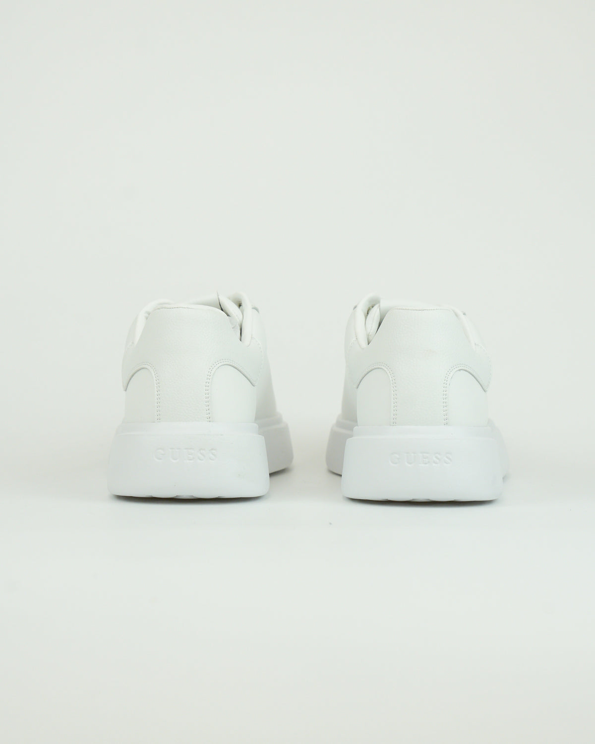 Sneaker Pravi