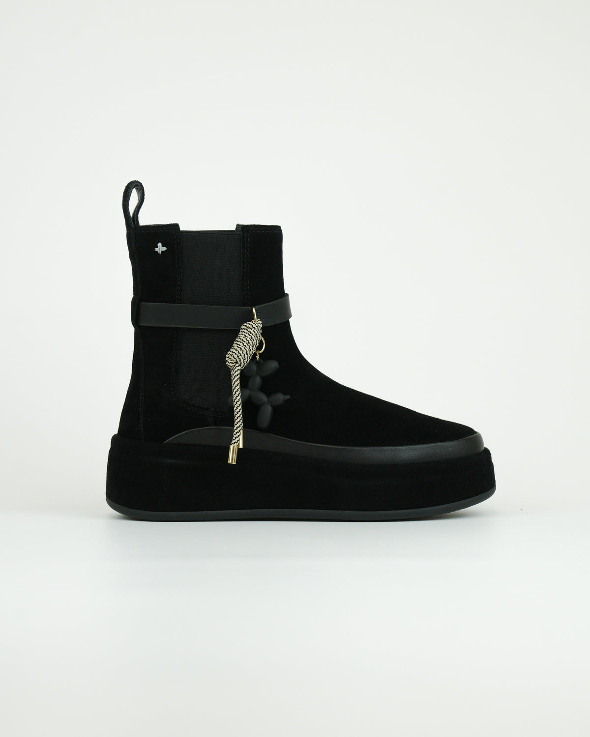Stivaletto in suede con dettagli gioiello
