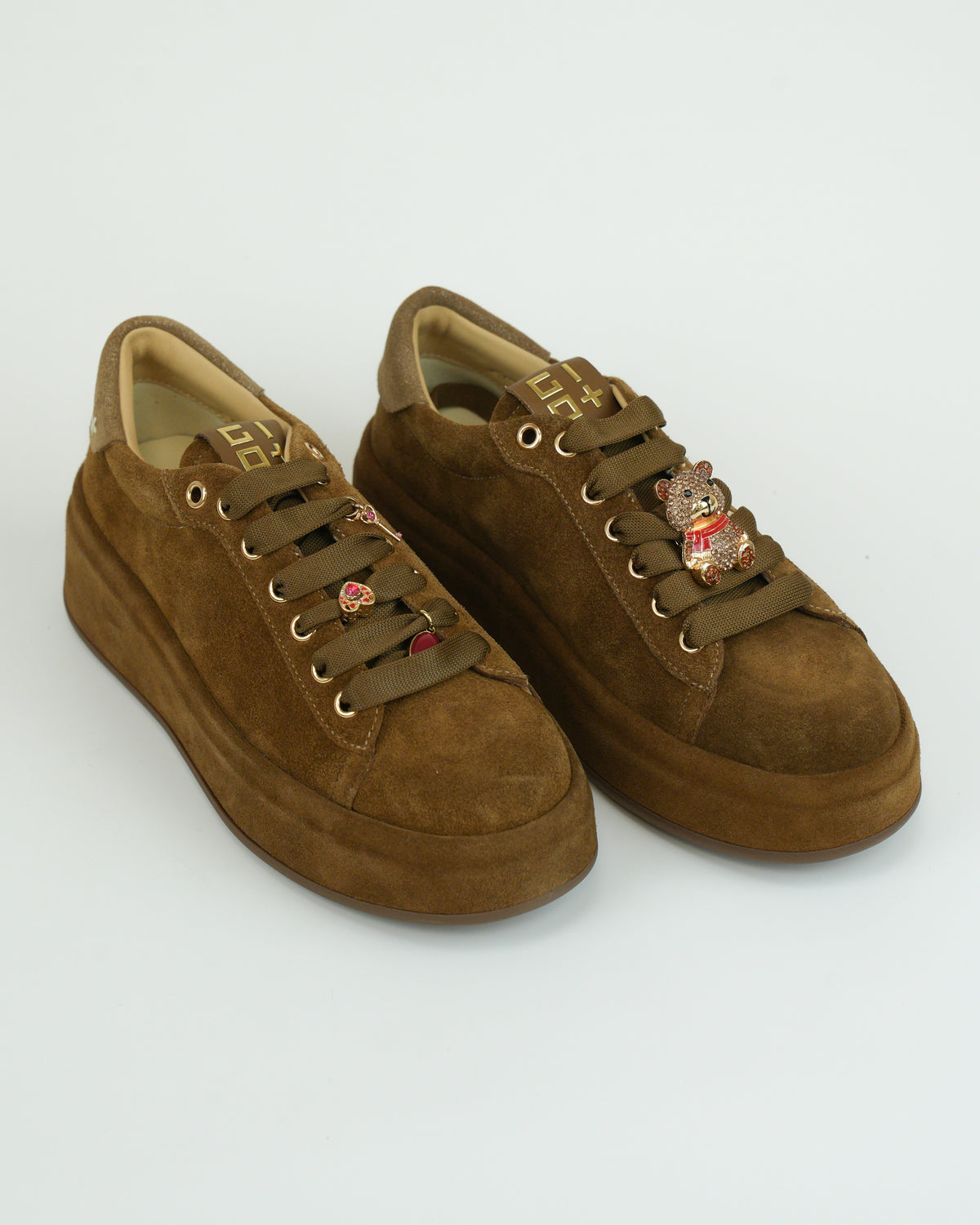 Sneaker con applicazione gioiello