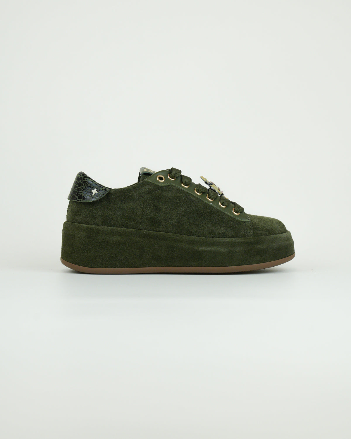 Sneaker in suede con applicazioni gioiello
