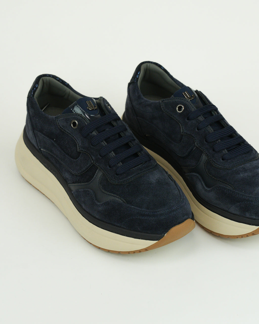 Sneaker in camoscio