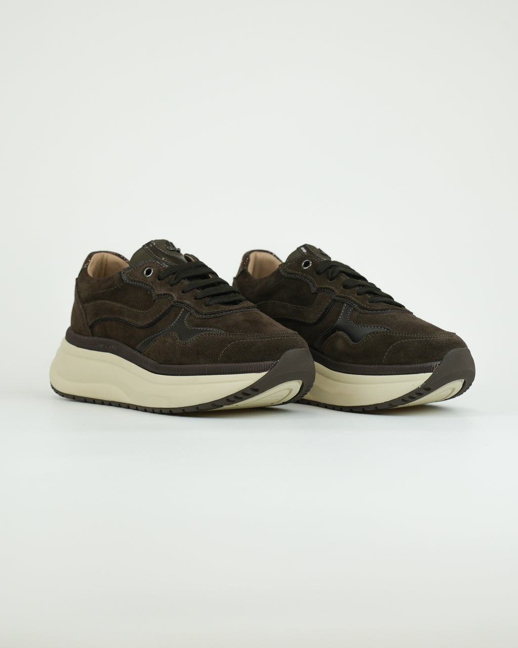 Sneaker in camoscio