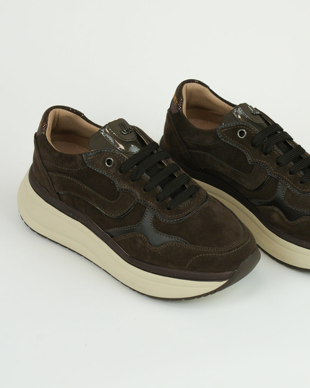 Sneaker in camoscio