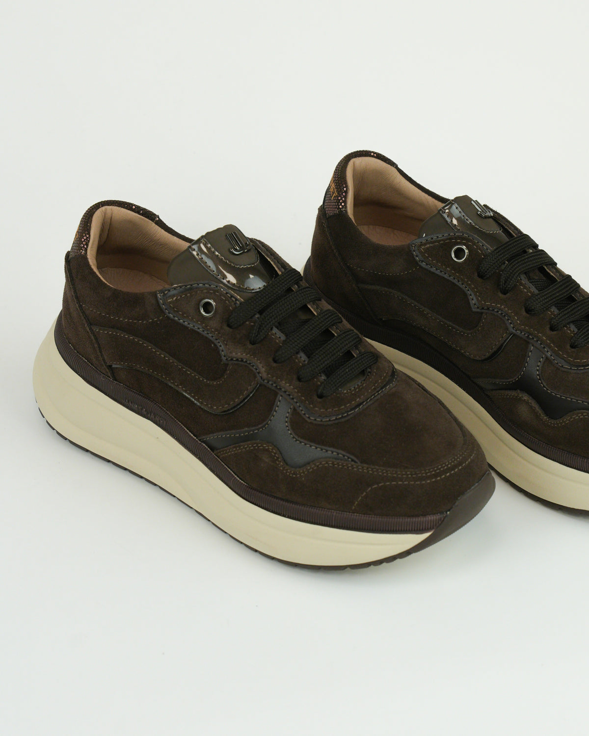 Sneaker in camoscio
