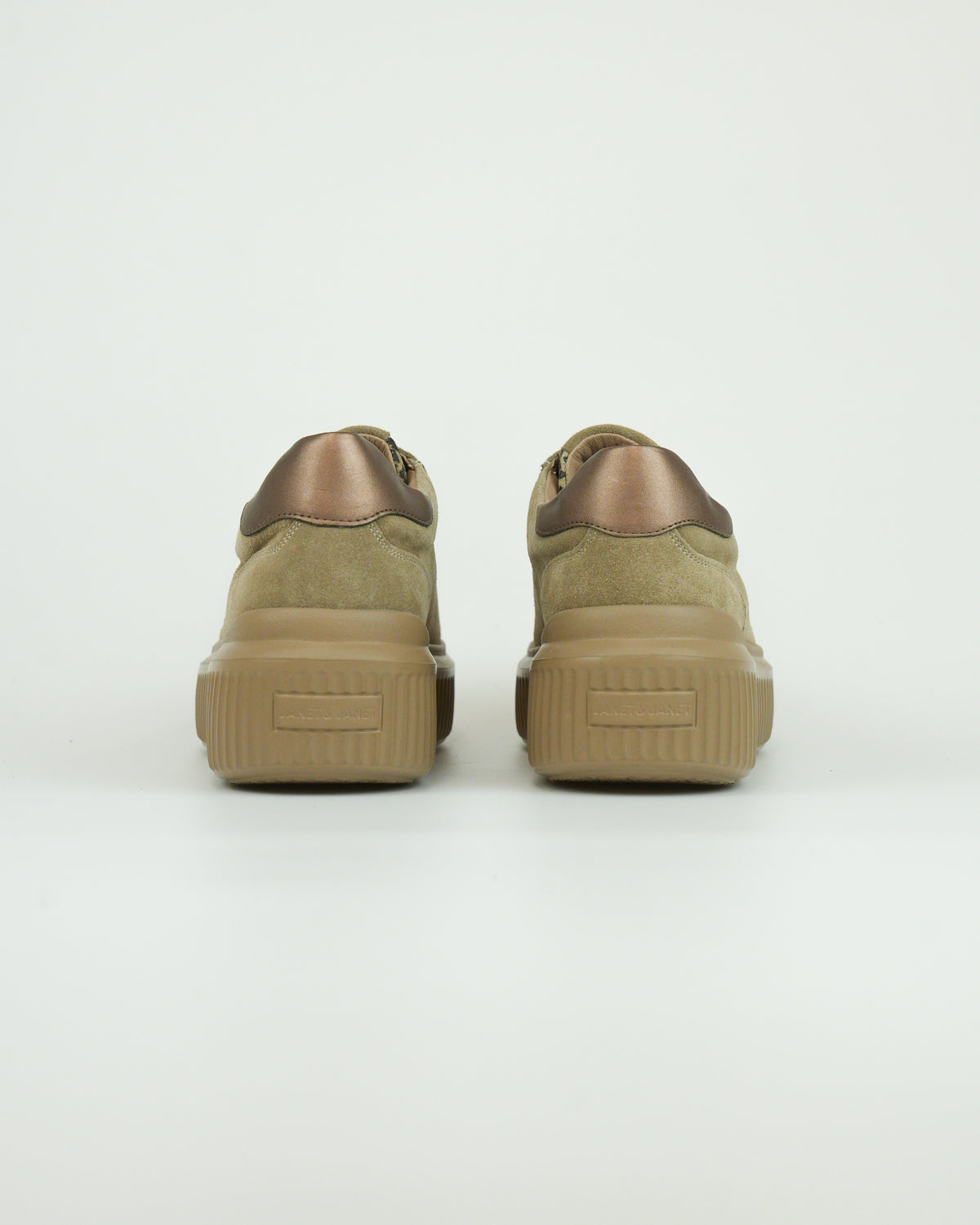 Sneaker in camoscio