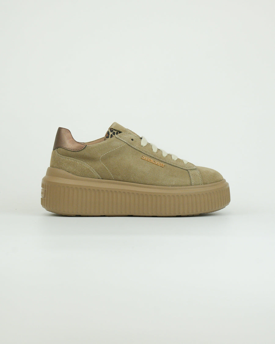 Sneaker in camoscio