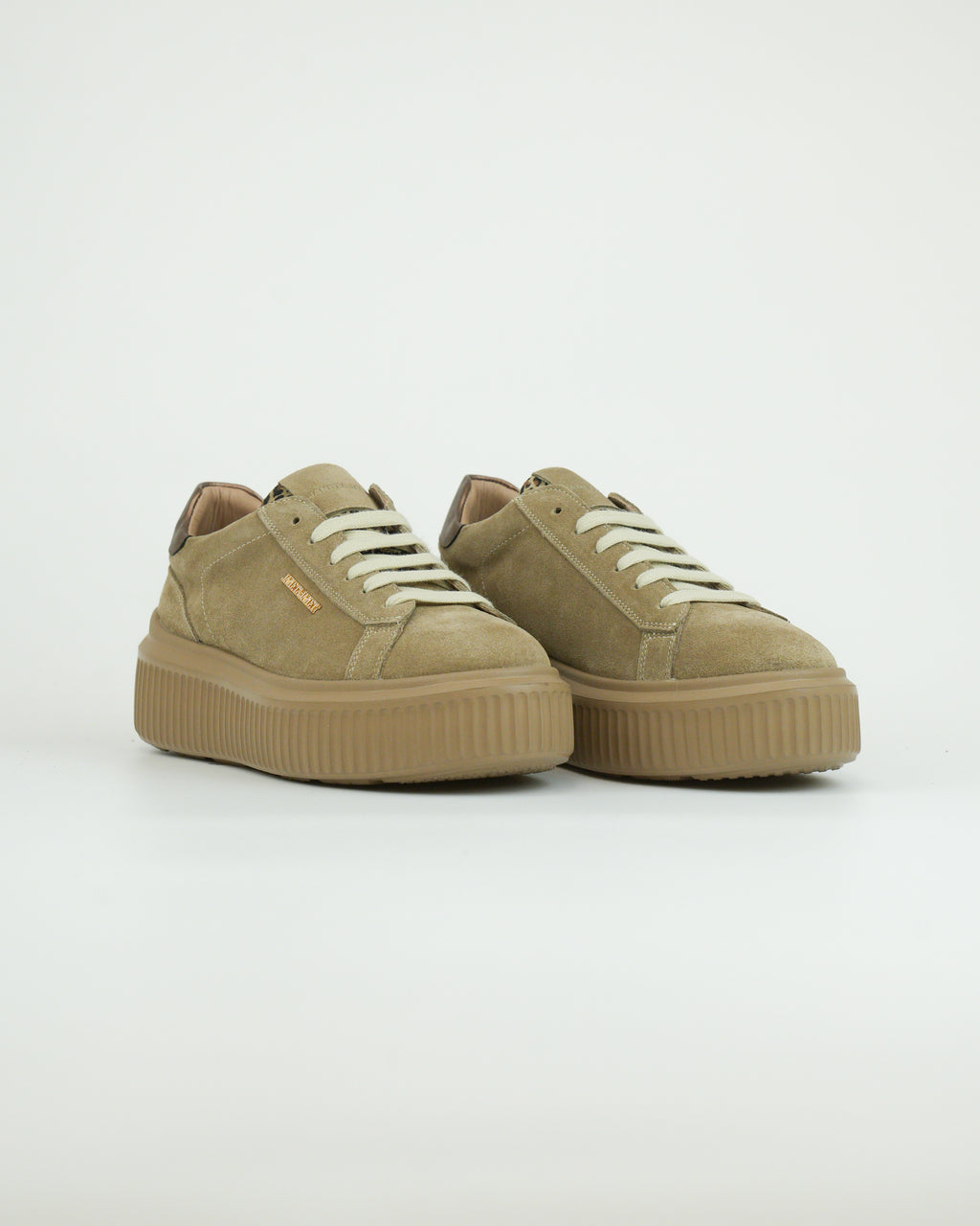 Sneaker in camoscio