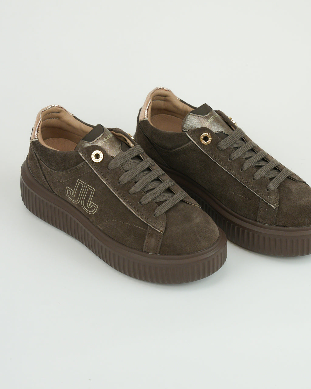 Sneaker in camoscio