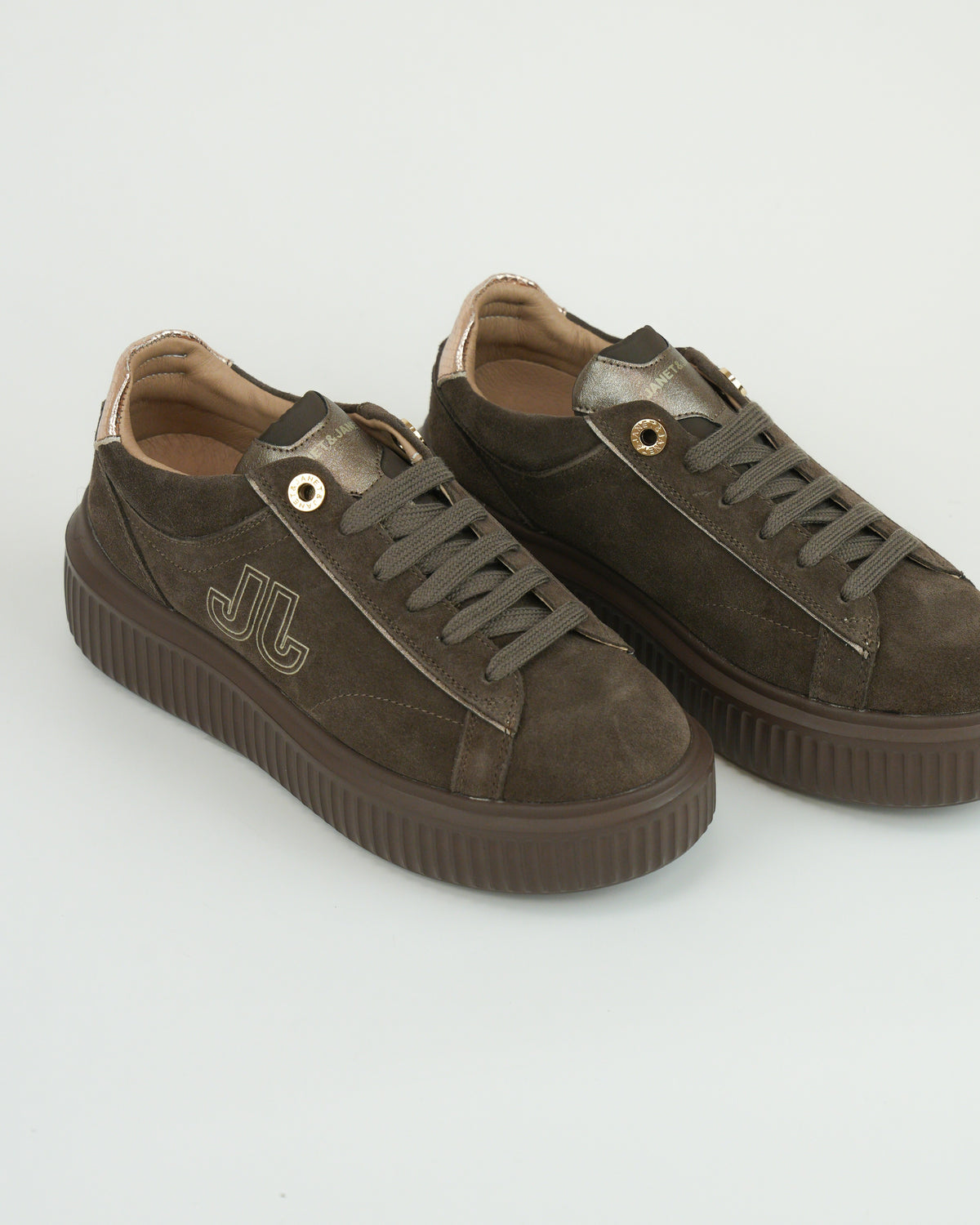 Sneaker in camoscio