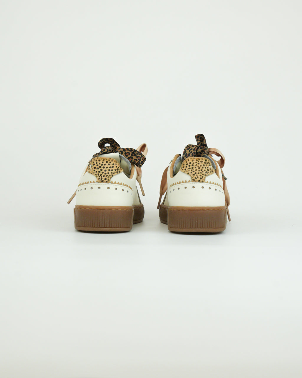 Sneaker con lacci in raso e dettagli animalier