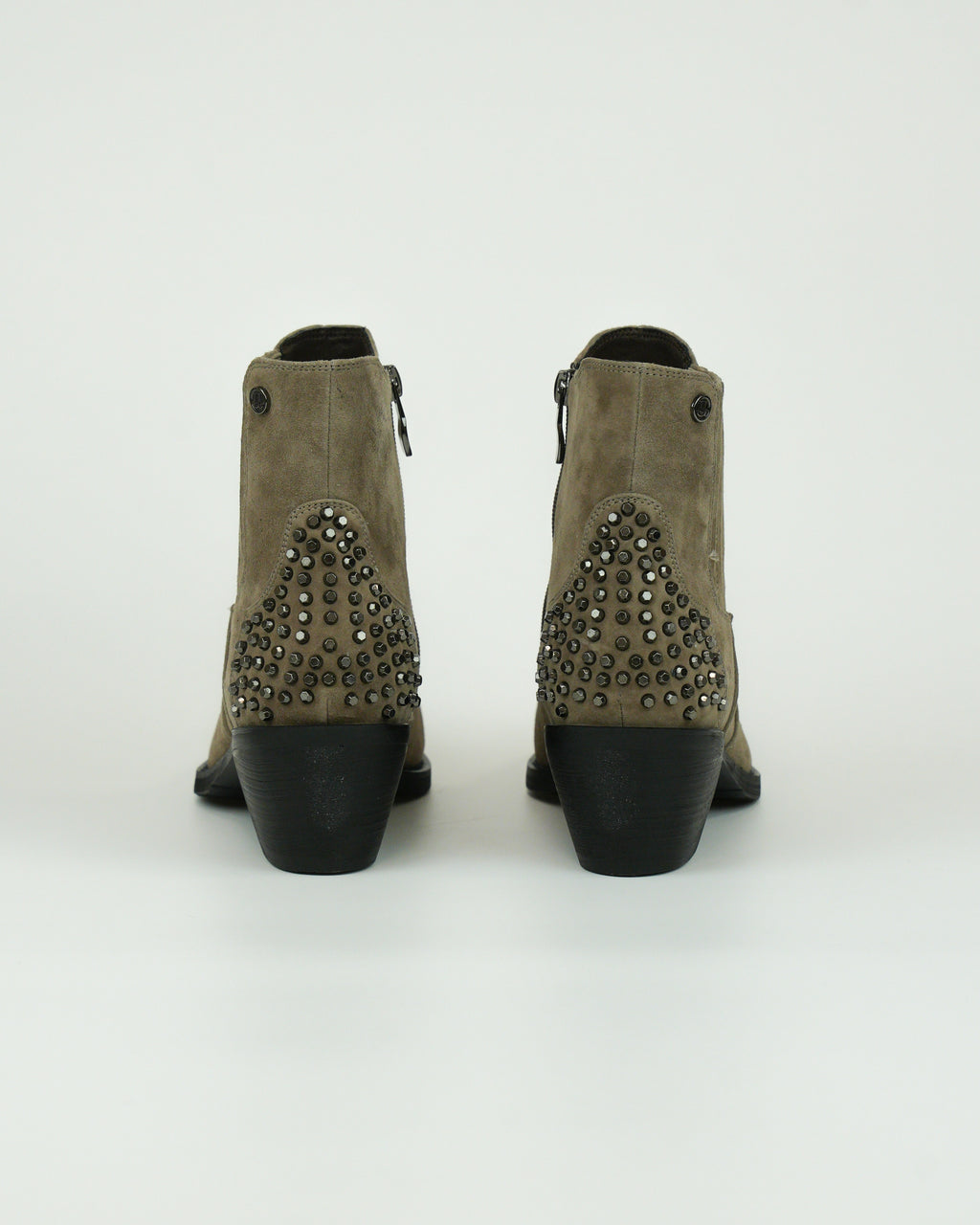 Stivaletto western in camoscio con borchie