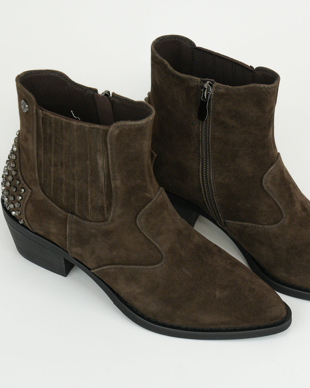 Stivaletto western in camoscio con borchie