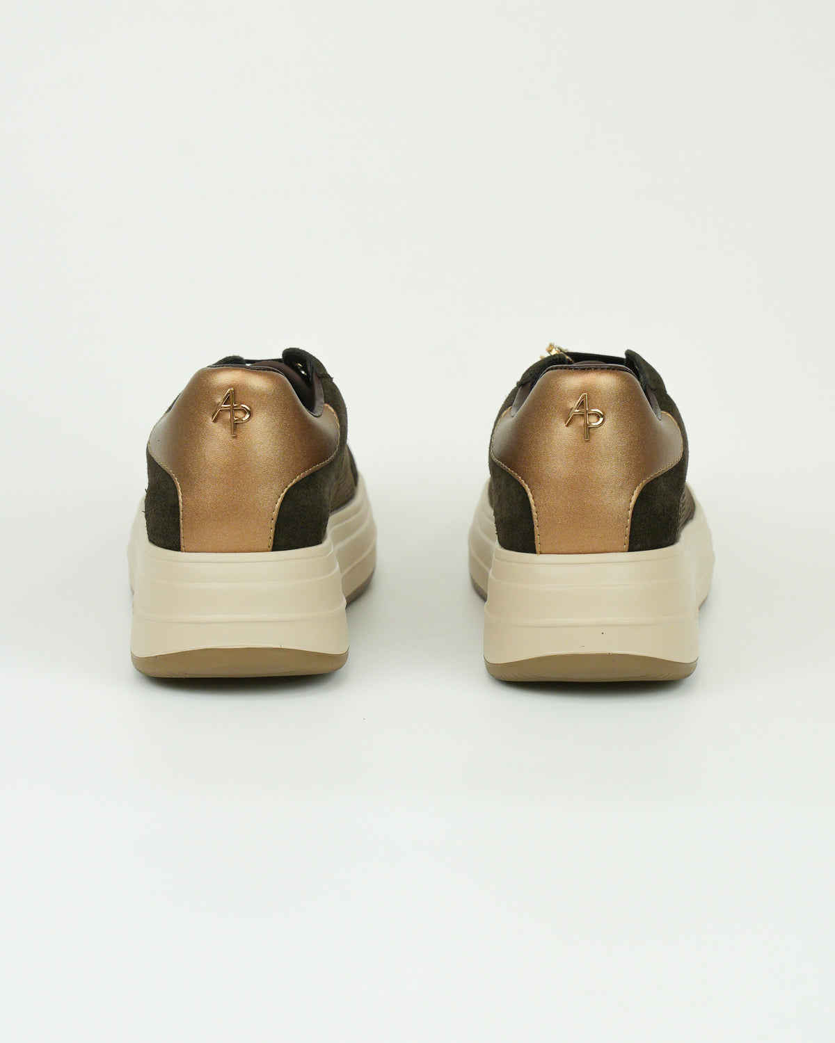 Sneaker Lifty15 platform con dettaglio gioiello