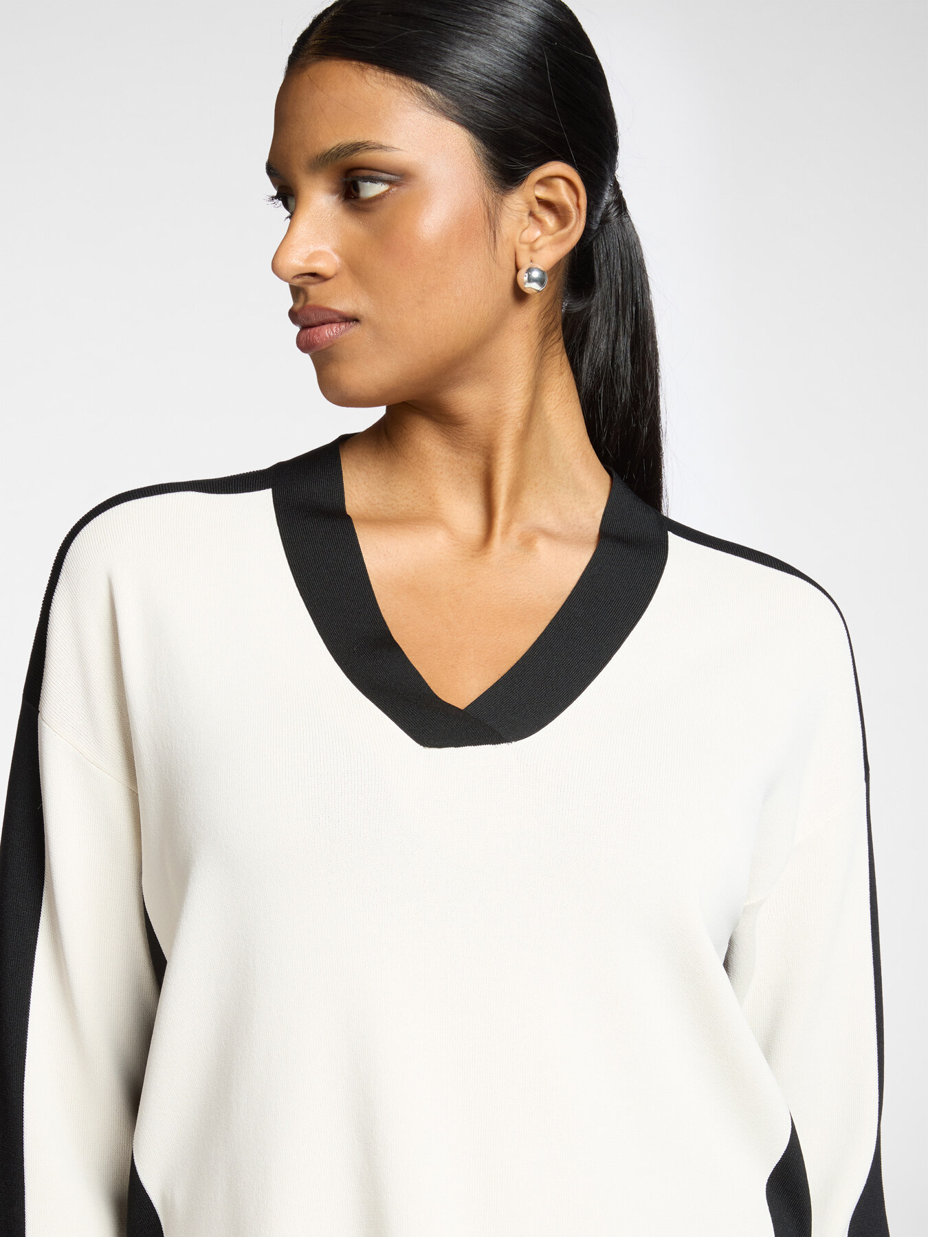 Maglia color block scollo a V
