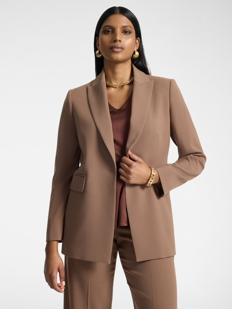 Blazer in crêpe con bottone Monogram
