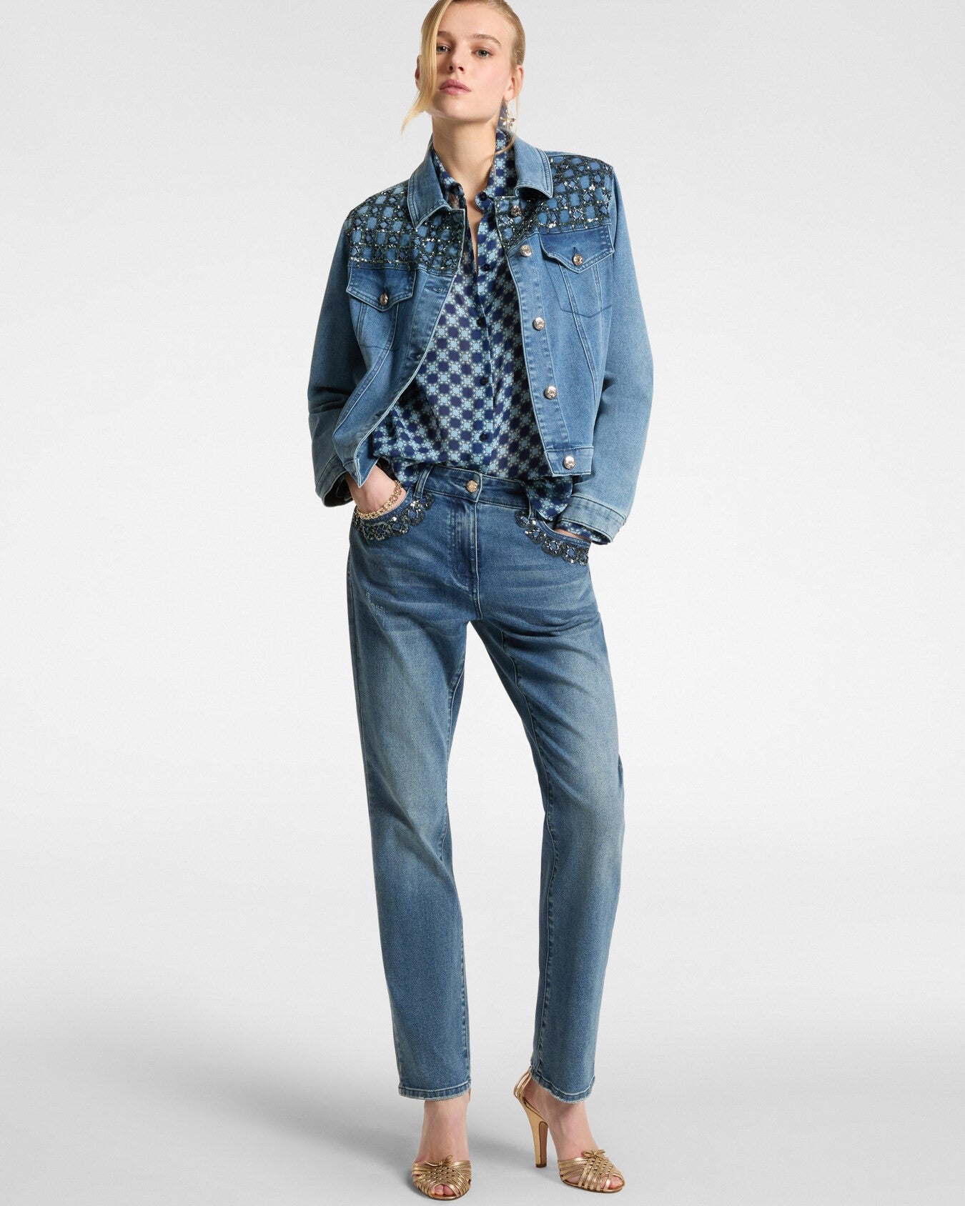 Giubbotto in denim ricamato