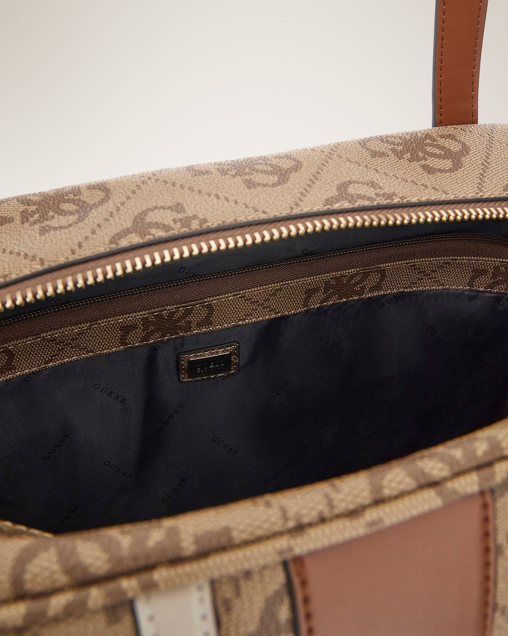 Borsa viaggio Erenia 4G logo