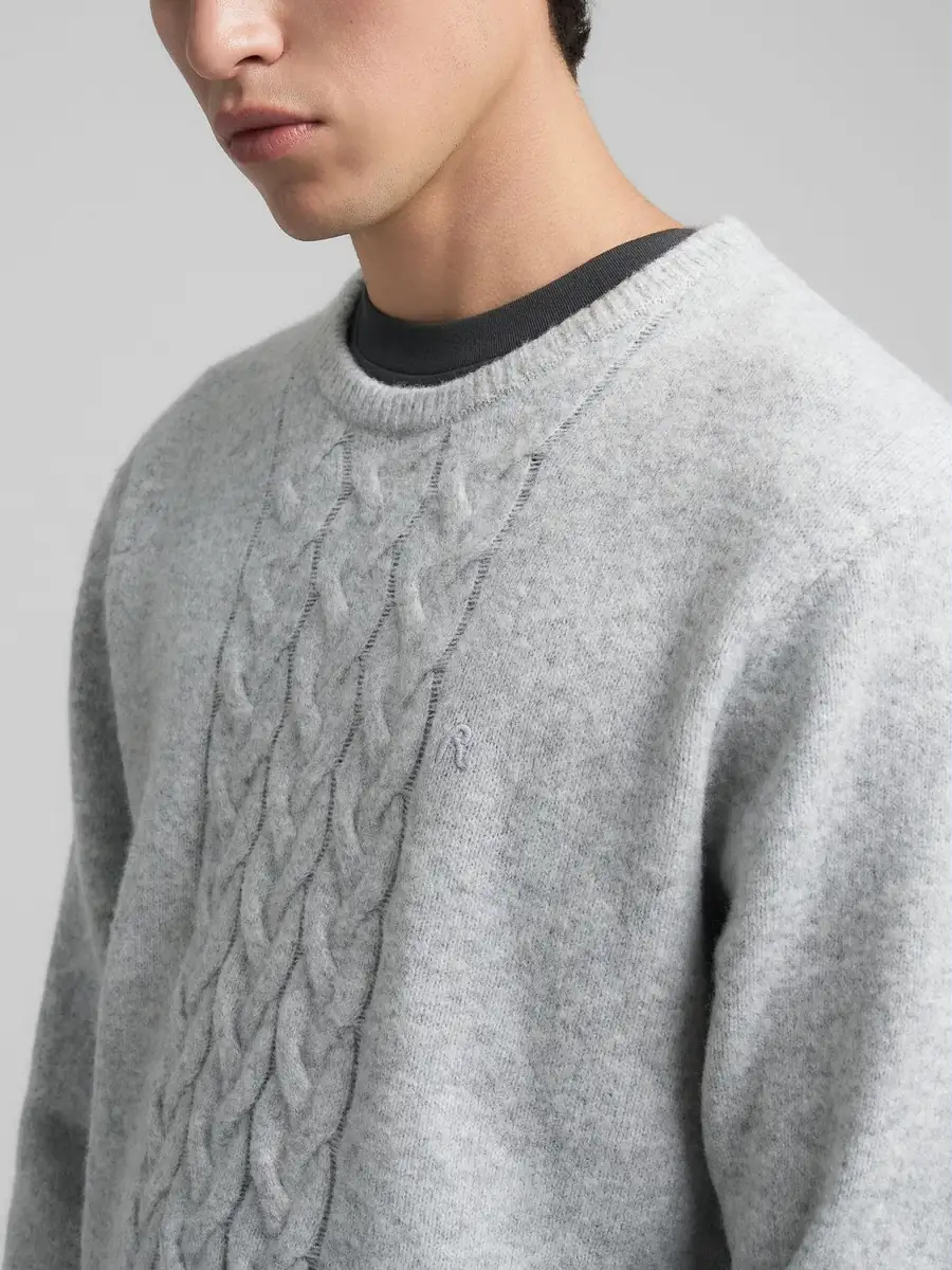 Maglione girocollo treccie