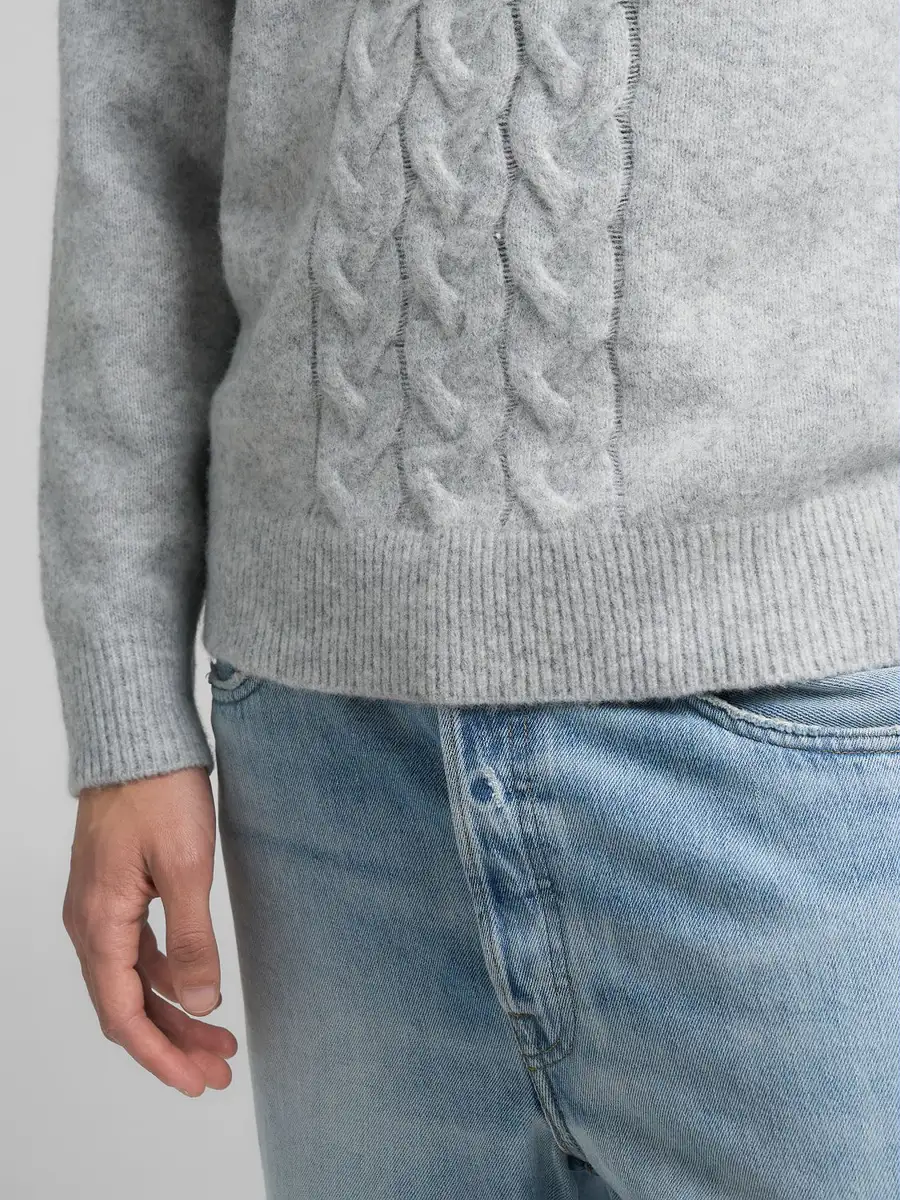 Maglione girocollo treccie