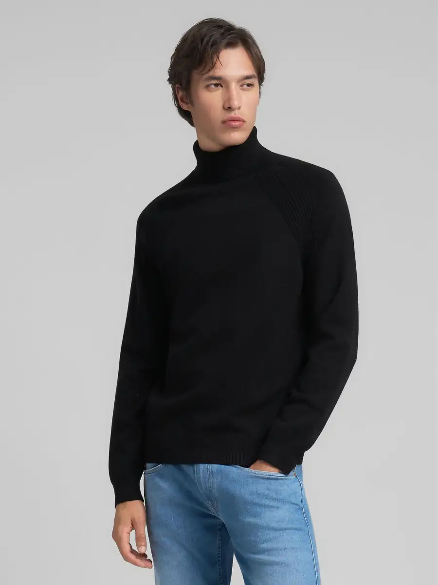 Pullover a collo alto