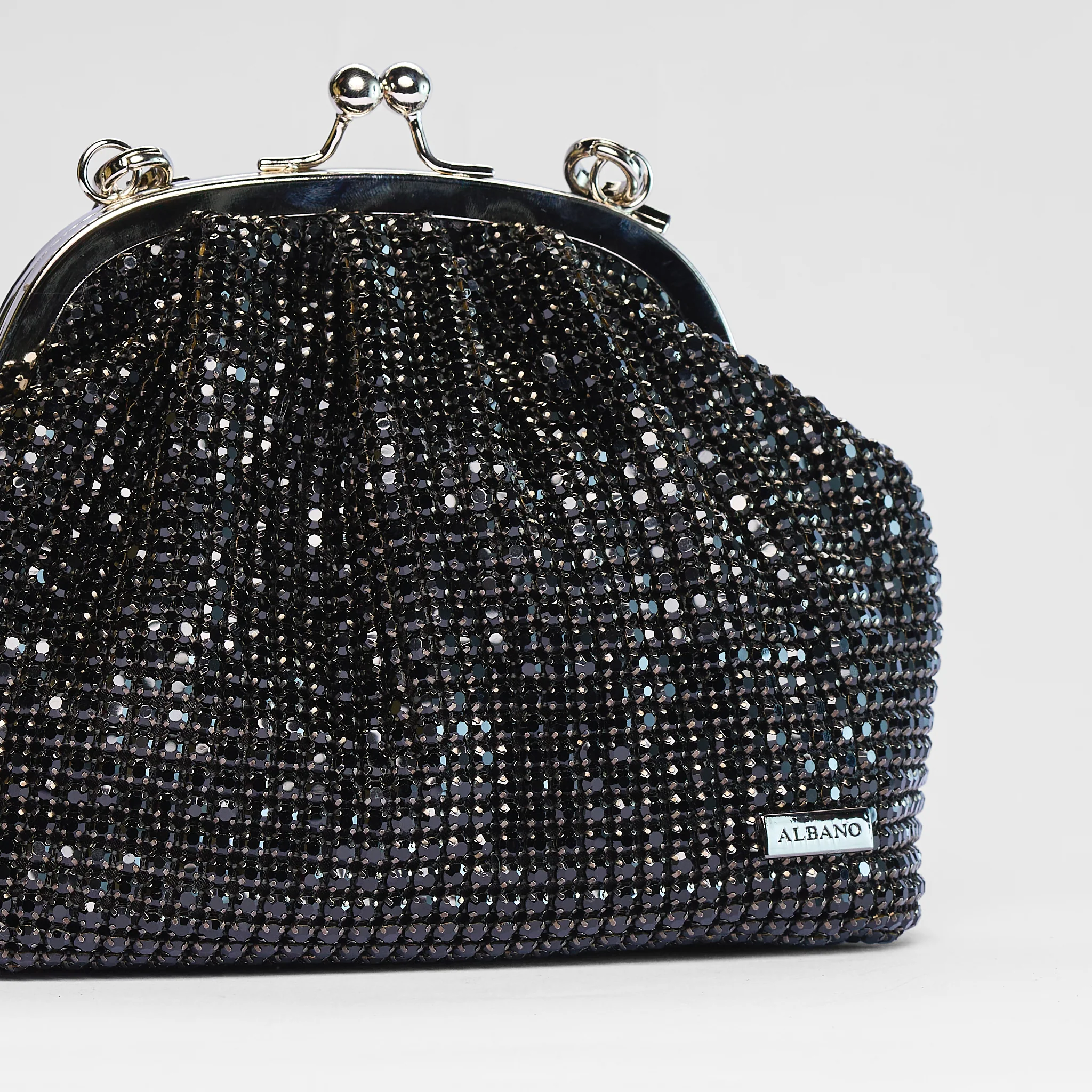 Pochette chiusura a scatto con sfere